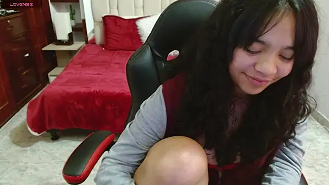 laureentt  online show from February 20, 9:22 am