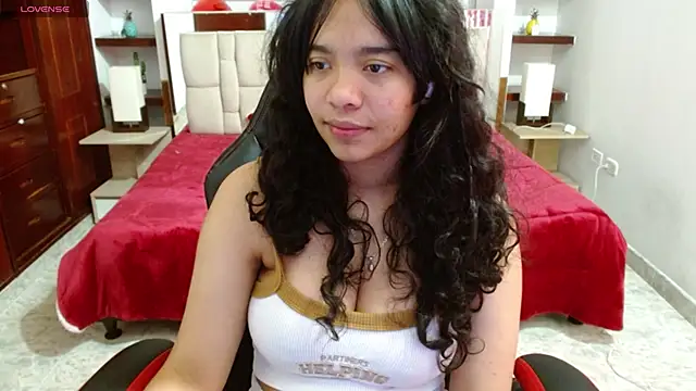 laureentt  online show from February 28, 3:26 am