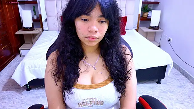 laureentt  online show from September 11, 3:17 am