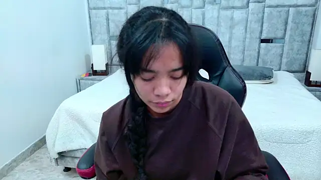 Snapshot of laureentt_ chatting on July 21, 3:09 am laureentt online show from July 21, 3:09 am