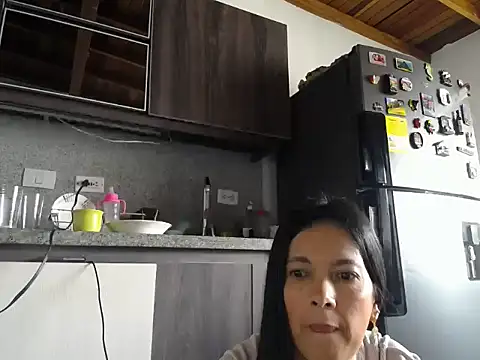 Snapshot of Alexxawinter chatting on October 25, 6:35 pm Alexxawinter online show from October 25, 6:35 pm