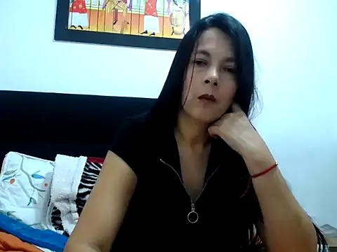 Snapshot of Alexxawinter chatting on November 9, 1:15 am Alexxawinter online show from November 9, 1:15 am