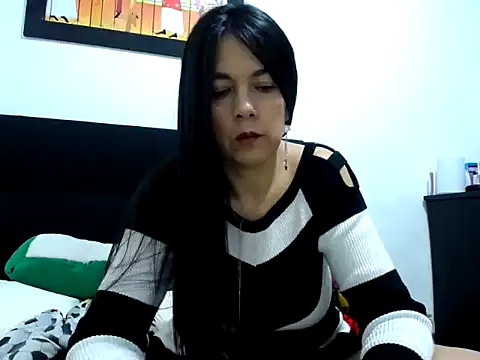 Snapshot of Alexxawinter chatting on November 15, 2:31 am Alexxawinter online show from November 15, 2:31 am