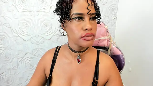 Snapshot of pamela_guzmaan chatting on January 10, 7:54 pm pamela guzmaan online show from January 10, 7:54 pm