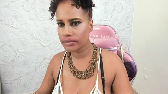 Snapshot of pamela_guzmaan chatting on March 3, 8:43 pm pamela guzmaan online show from March 3, 8:43 pm