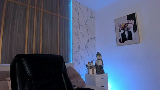 Snapshot of IsabellaAllen chatting on December 20, 12:29 am IsabellaAllen online show from December 20, 12:29 am