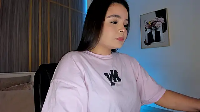 Snapshot of IsabellaAllen chatting on February 24, 11:03 pm IsabellaAllen online show from February 24, 11:03 pm