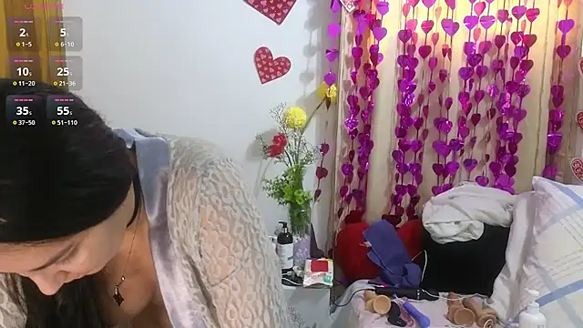 Snapshot of lovely_trix chatting on June 19, 8:34 pm lovely trix online show from June 19, 8:34 pm