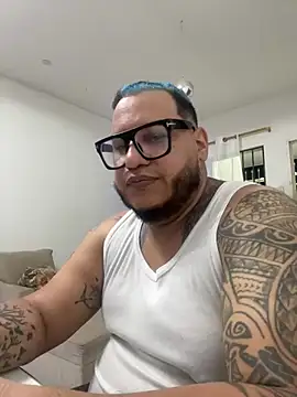 Latino bigcock online show from December 19, 1:18 am