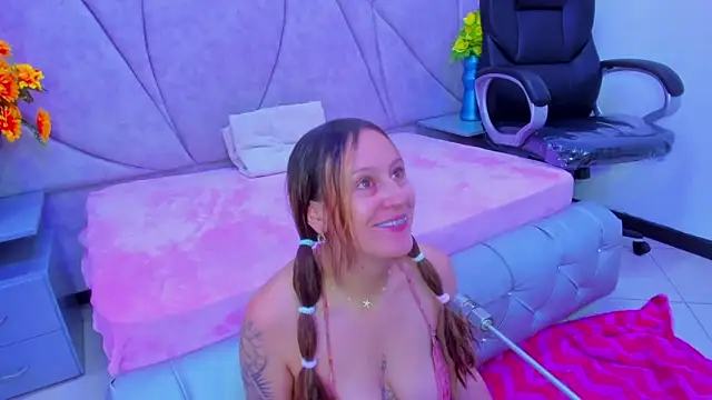 HornySlut69  online show from October 22, 12:38 pm