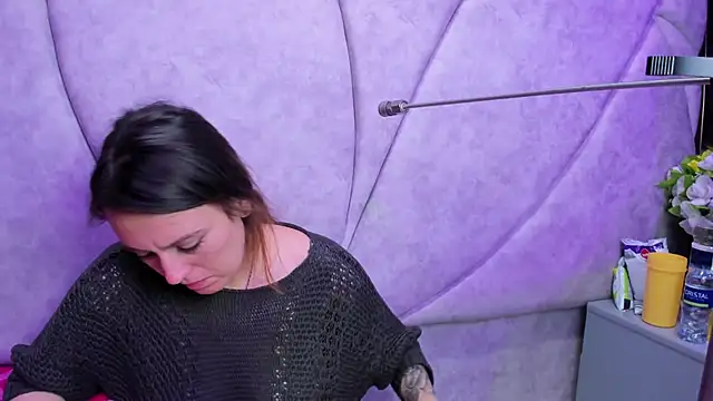 HornySlut69  online show from March 27, 1:44 pm