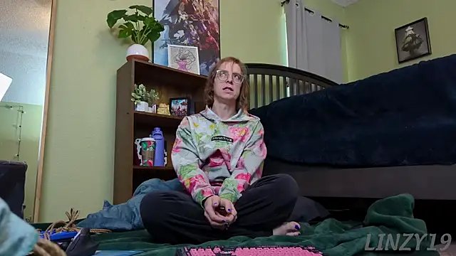 Snapshot of Linzy_19 chatting on December 31, 3:20 pm Linzy 19 online show from December 31, 3:20 pm