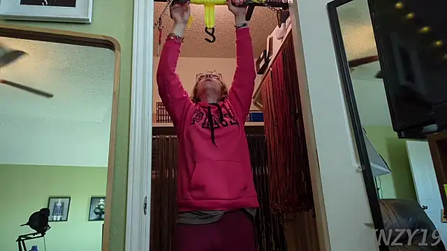 Snapshot of Linzy_19 chatting on January 30, 8:42 pm Linzy 19 online show from January 30, 8:42 pm