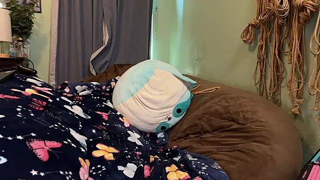 Linzy 19 online show from March 9, 5:17 pm