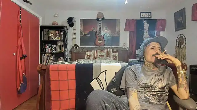 Snapshot of RoosterWabbit chatting on March 1, 6:46 am RoosterWabbit online show from March 1, 6:46 am