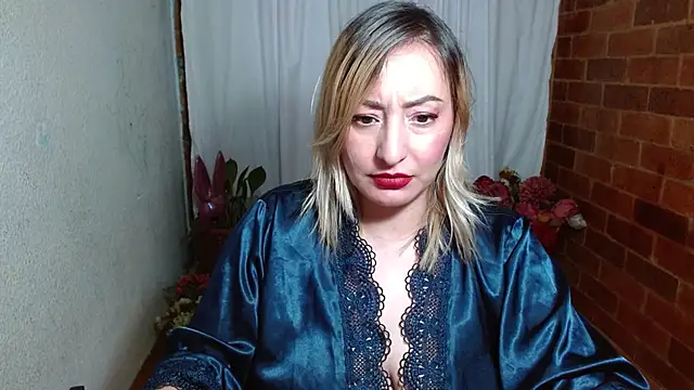 Snapshot of rashellroses22 chatting on December 11, 10:27 pm rashellroses22 online show from December 11, 10:27 pm