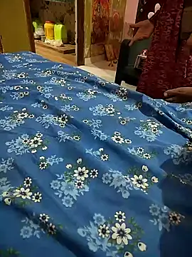 COUPLLE VILLAGE online show from January 30, 10:50 am