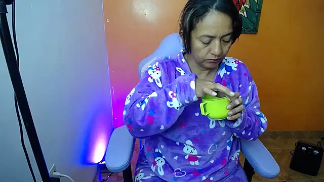 Snapshot of daleska_ayala_1 chatting on January 9, 3:58 am daleska ayala 1 online show from January 9, 3:58 am