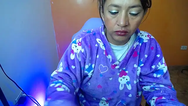 Snapshot of daleska_ayala_1 chatting on January 15, 1:52 pm daleska ayala 1 online show from January 15, 1:52 pm