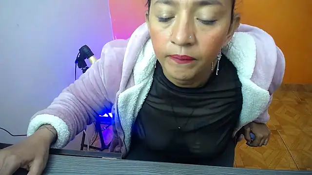 Snapshot of daleska_ayala_1 chatting on January 24, 9:58 pm daleska ayala 1 online show from January 24, 9:58 pm