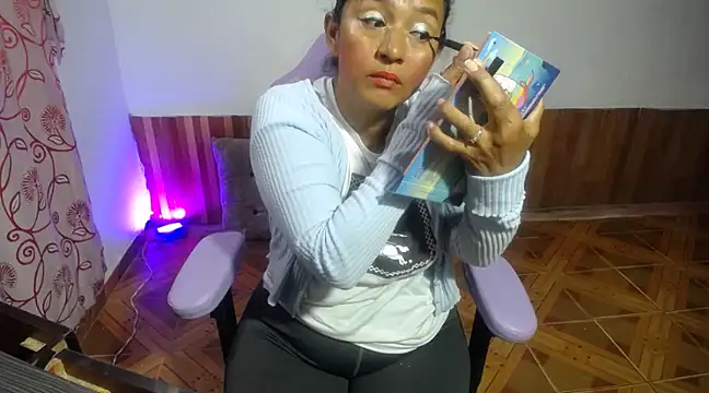 Snapshot of daleska_ayala_1 chatting on March 19, 7:49 pm daleska ayala 1 online show from March 19, 7:49 pm