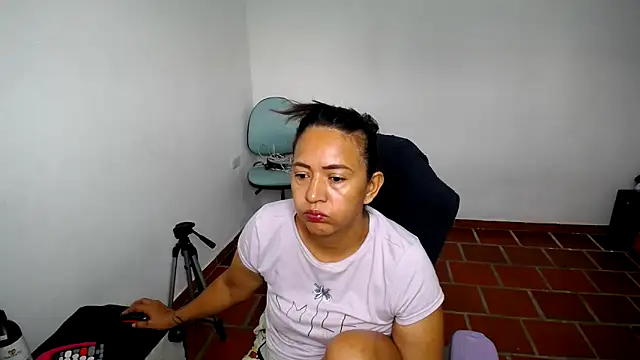 daleska ayala 1 online show from February 1, 3:10 pm