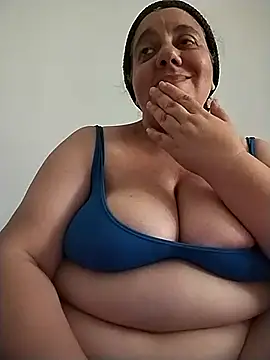 BustyBabyOfficial online show from October 1, 2:45 pm