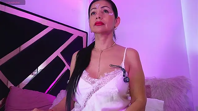 EVA45LOVES online show from April 24, 11:34 am