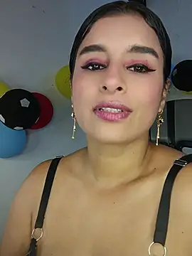 Snapshot of Alizon_1 chatting on June 24, 7:13 pm Alizon 1 online show from June 24, 7:13 pm