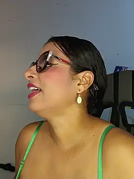 Snapshot of Alizon_1 chatting on July 10, 6:10 pm Alizon 1 online show from July 10, 6:10 pm