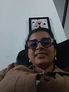 Snapshot of Alizon_1 chatting on July 21, 8:33 pm Alizon 1 online show from July 21, 8:33 pm