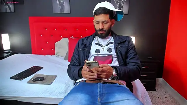 Thiagogomez online show from January 4, 12:49 pm