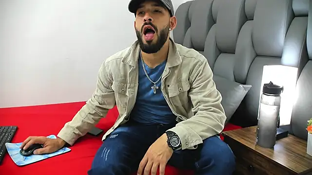 Thiagogomez online show from March 20, 6:57 pm