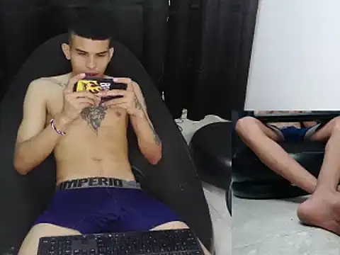 Snapshot of hot_king20 chatting on February 18, 6:47 pm hot king20 online show from February 18, 6:47 pm