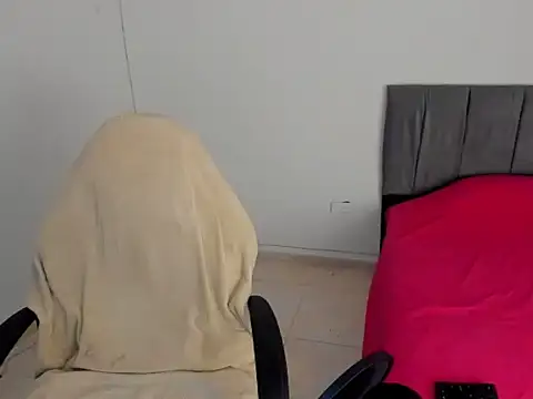 Snapshot of hot_king20 chatting on March 28, 5:07 am hot king20 online show from March 28, 5:07 am