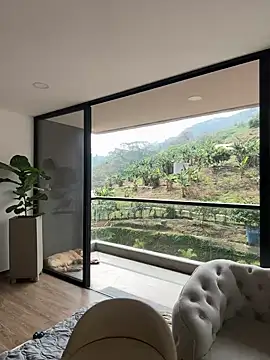 Snapshot of Helenbronwx chatting on February 2, 3:39 pm Helenbronwx online show from February 2, 3:39 pm