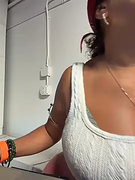 Bigbuttbrooklynn online show from April 26, 7:44 pm