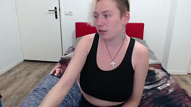 Snapshot of cumfun chatting on February 5, 6:37 pm cumfun online show from February 5, 6:37 pm