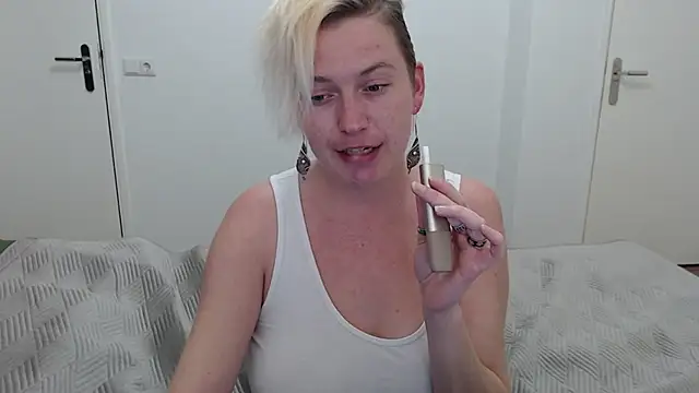Snapshot of cumfun chatting on February 6, 6:02 pm cumfun online show from February 6, 6:02 pm