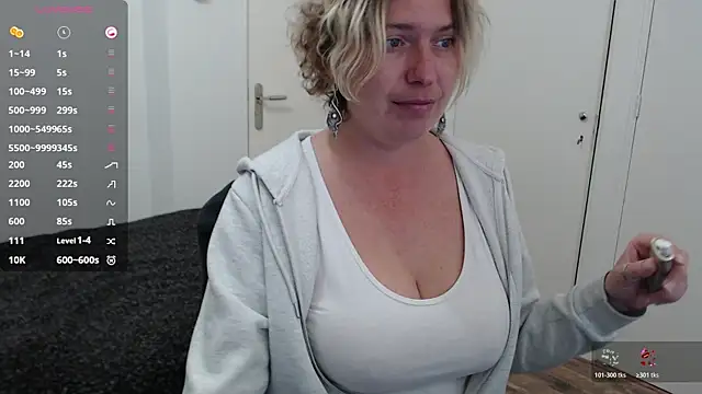 Snapshot of cumfun chatting on October 22, 1:11 pm cumfun online show from October 22, 1:11 pm