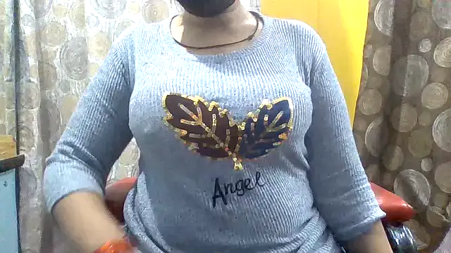 lovely zara online show from December 3, 11:55 am