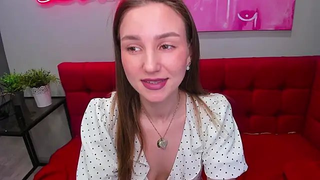 Snapshot of Inna_Lovely chatting on June 4, 1:33 am Inna Lovely online show from June 4, 1:33 am