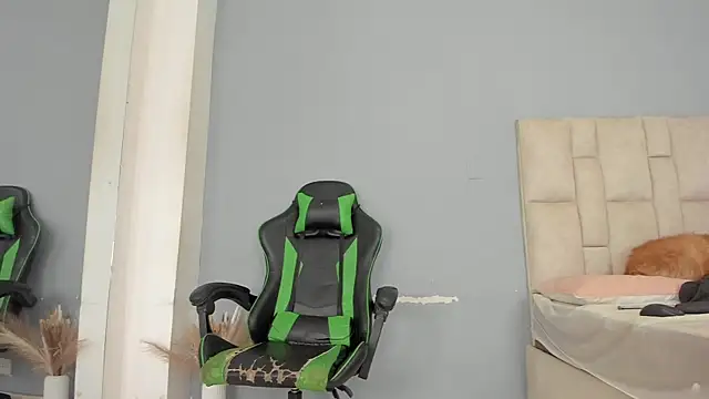 aida rose  online show from February 21, 12:05 am