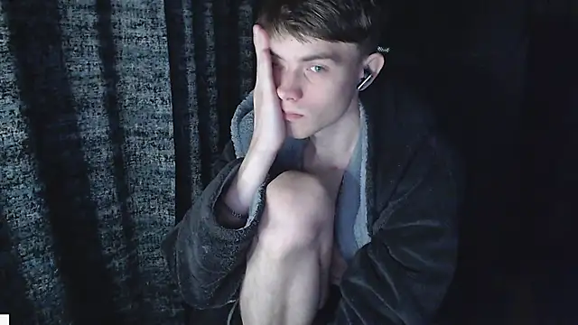 Student Oliver online show from November 14, 7:01 pm