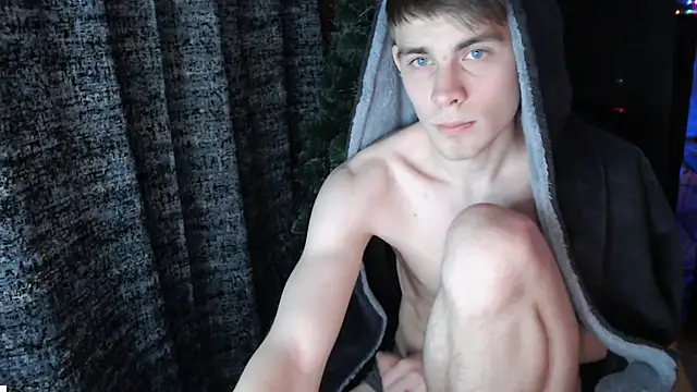 Student Oliver online show from December 14, 5:18 pm