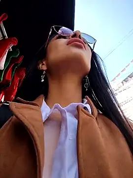 Astrid-- online show from December 15, 3:05 pm