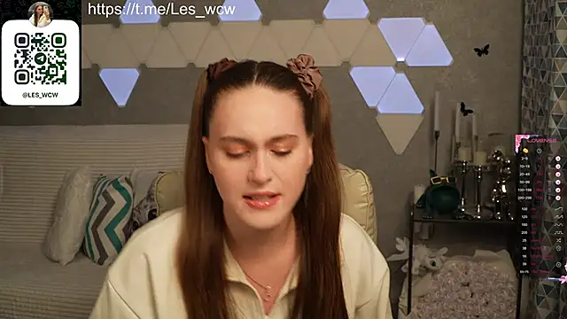 Snapshot of HarleyDeess chatting on October 25, 7:52 pm HarleyDeess online show from October 25, 7:52 pm