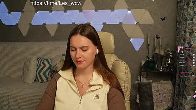 Snapshot of HarleyDeess chatting on November 2, 10:45 pm HarleyDeess online show from November 2, 10:45 pm