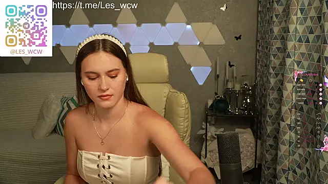 Snapshot of HarleyDeess chatting on November 4, 10:20 pm HarleyDeess online show from November 4, 10:20 pm