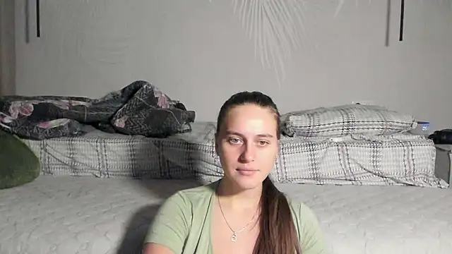 Snapshot of HarleyDeess chatting on November 17, 3:01 am HarleyDeess online show from November 17, 3:01 am